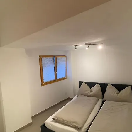 Slavica Dorfstrasse 94 רנדה