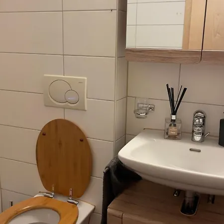 Slavica Dorfstrasse 94 *