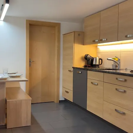 Slavica Dorfstrasse 94 *